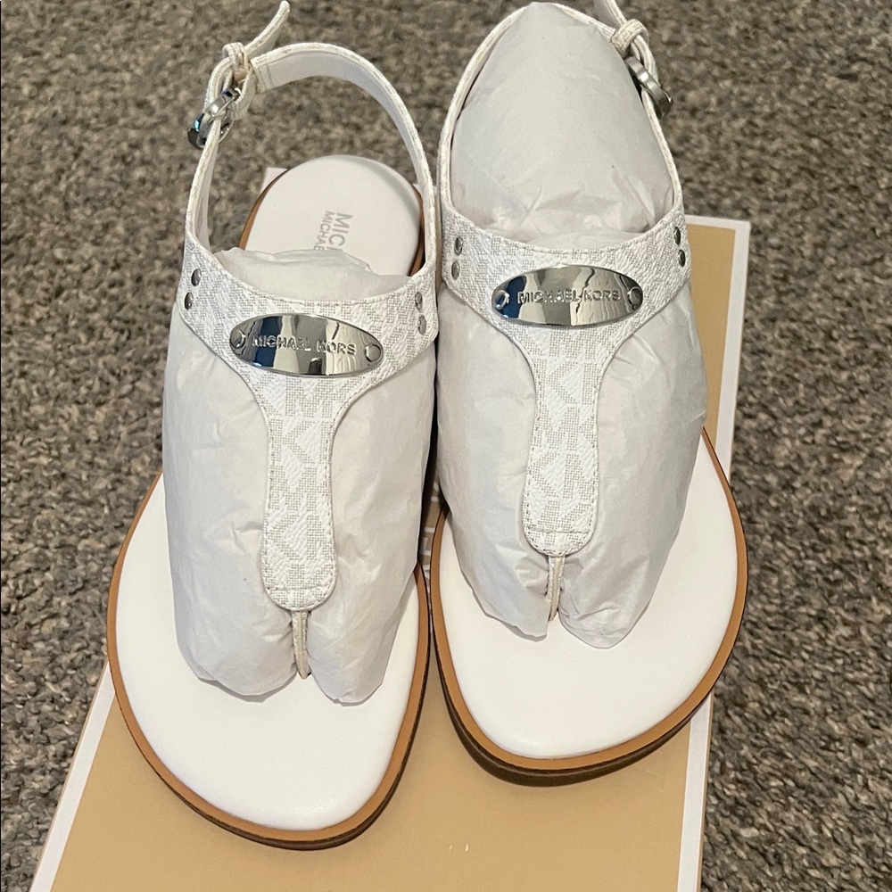 Michael Kors plate thong sandals. 6.5